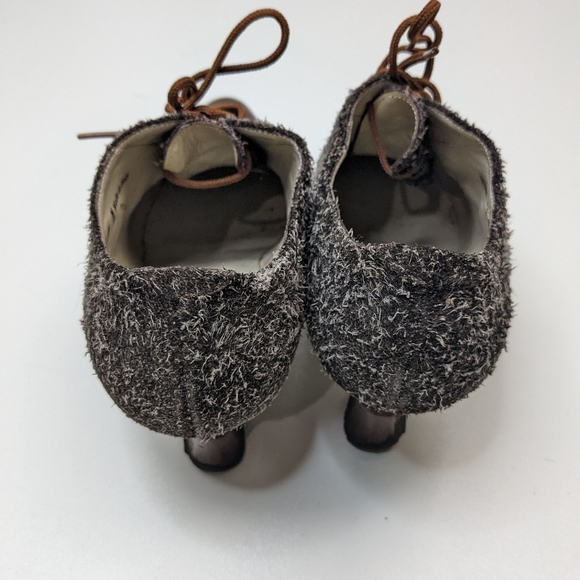 Vintage Bally Brown Leather and Grey Wool Pumps - Picture 3 of 4